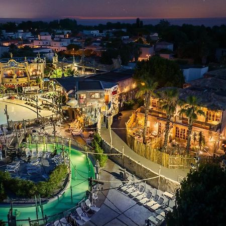 אגדה Hotel Pirates World מראה חיצוני תמונה