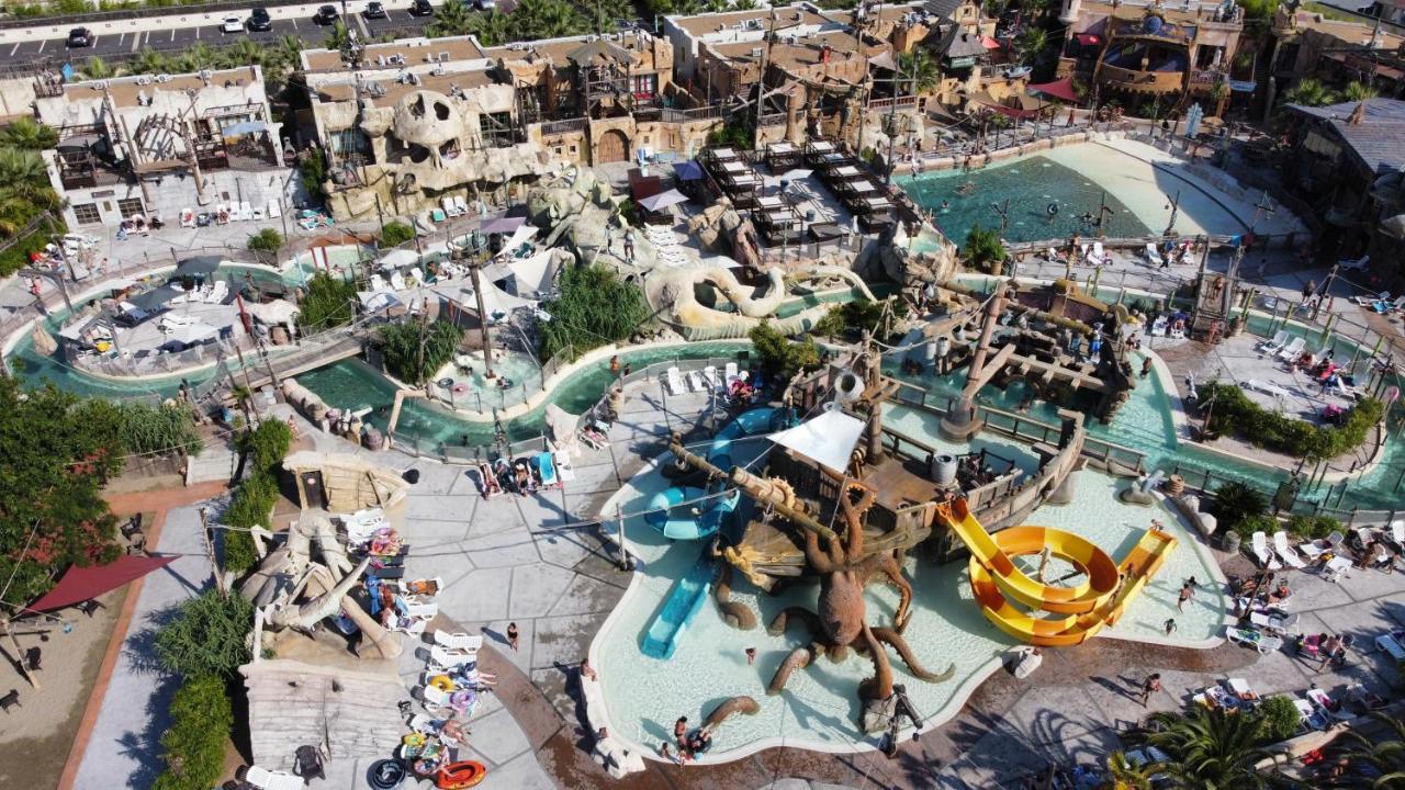 אגדה Hotel Pirates World מראה חיצוני תמונה