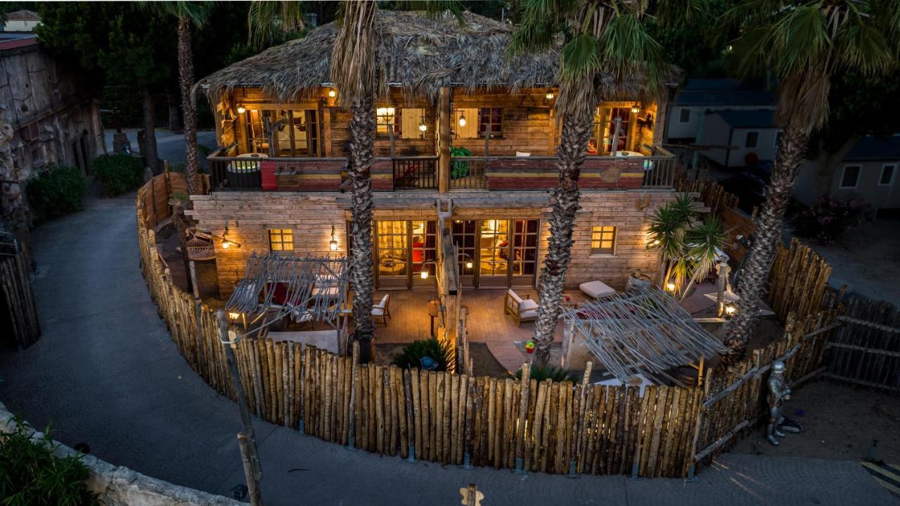 אגדה Hotel Pirates World מראה חיצוני תמונה